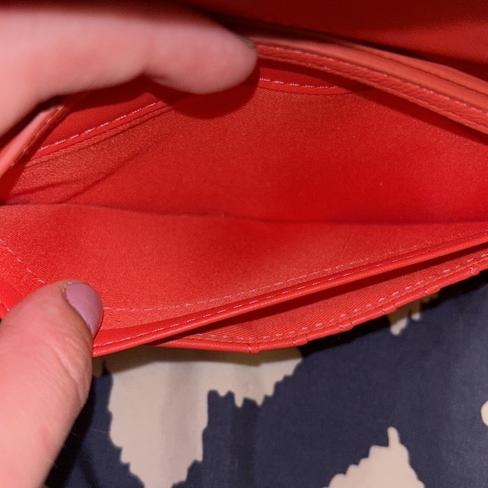Universal Thread Wrist Wallet - Picture 4 of 6